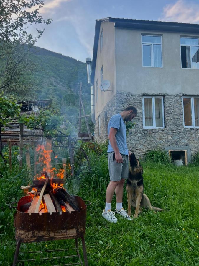 Barbara'S Eco-Cozy Guesthouse Местия Экстерьер фото
