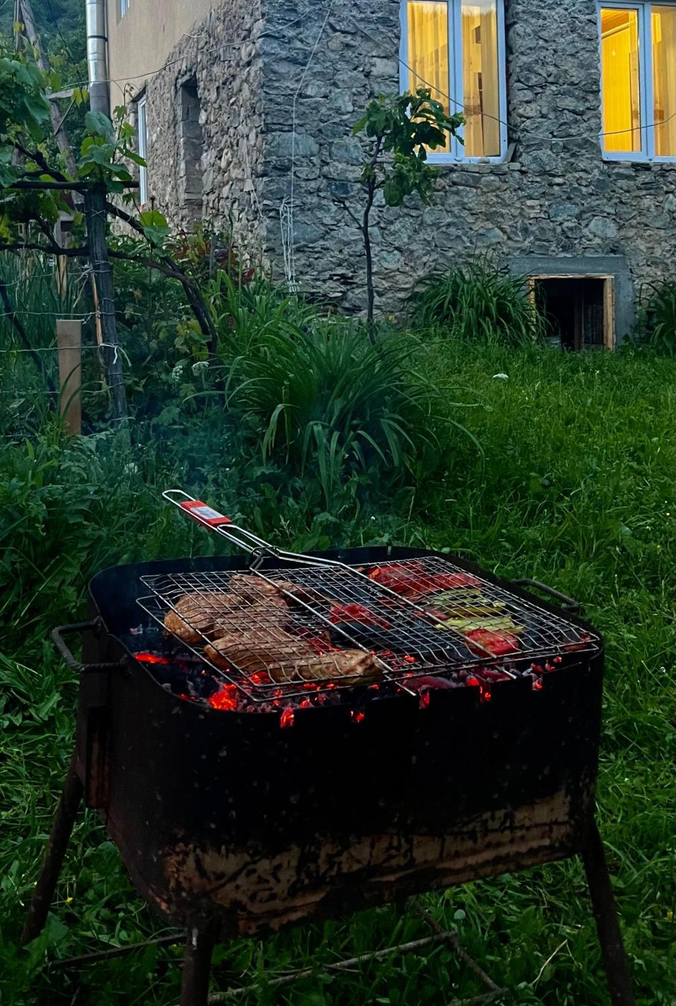 Barbara'S Eco-Cozy Guesthouse Местия Экстерьер фото
