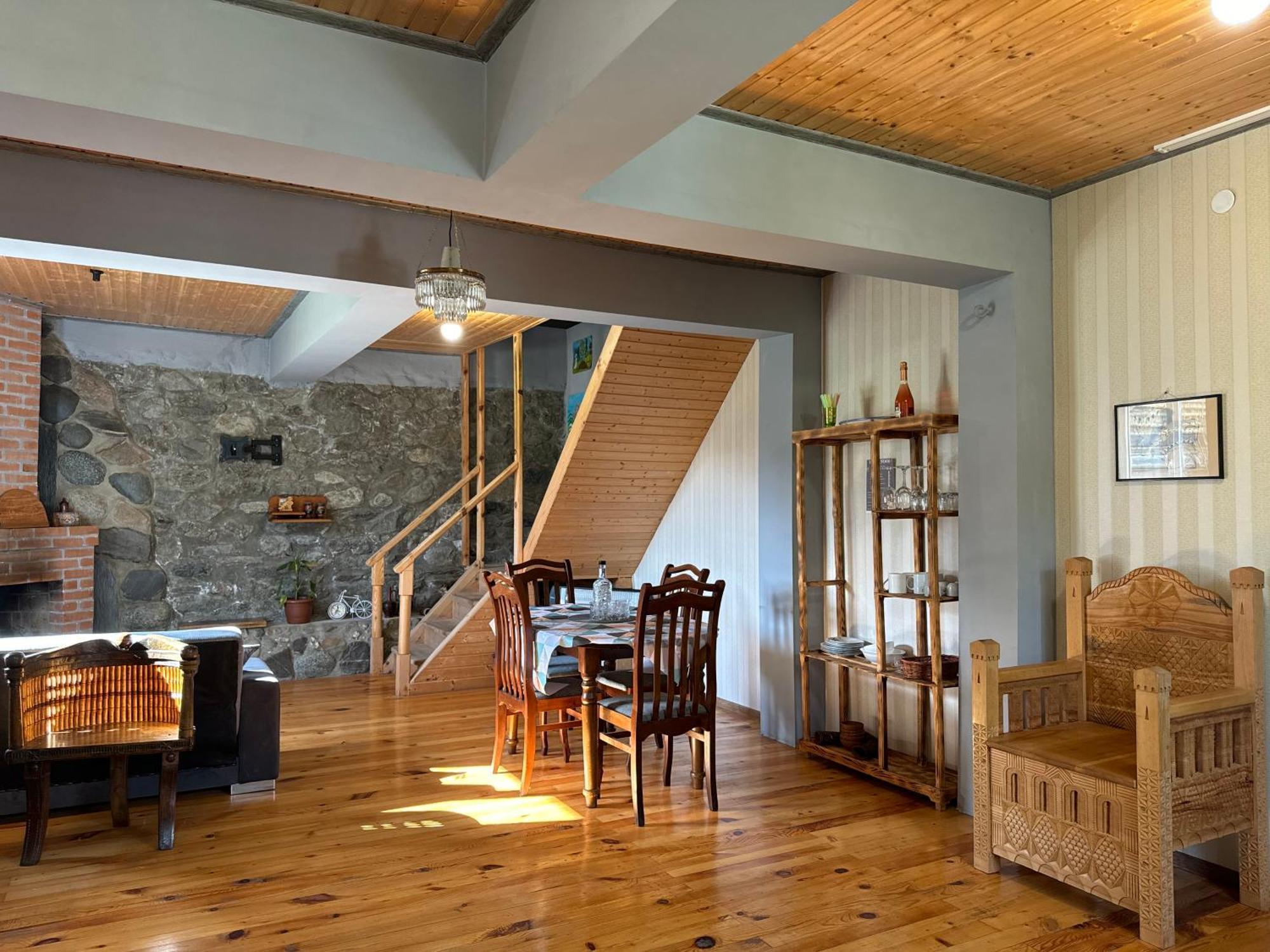 Barbara'S Eco-Cozy Guesthouse Местия Экстерьер фото
