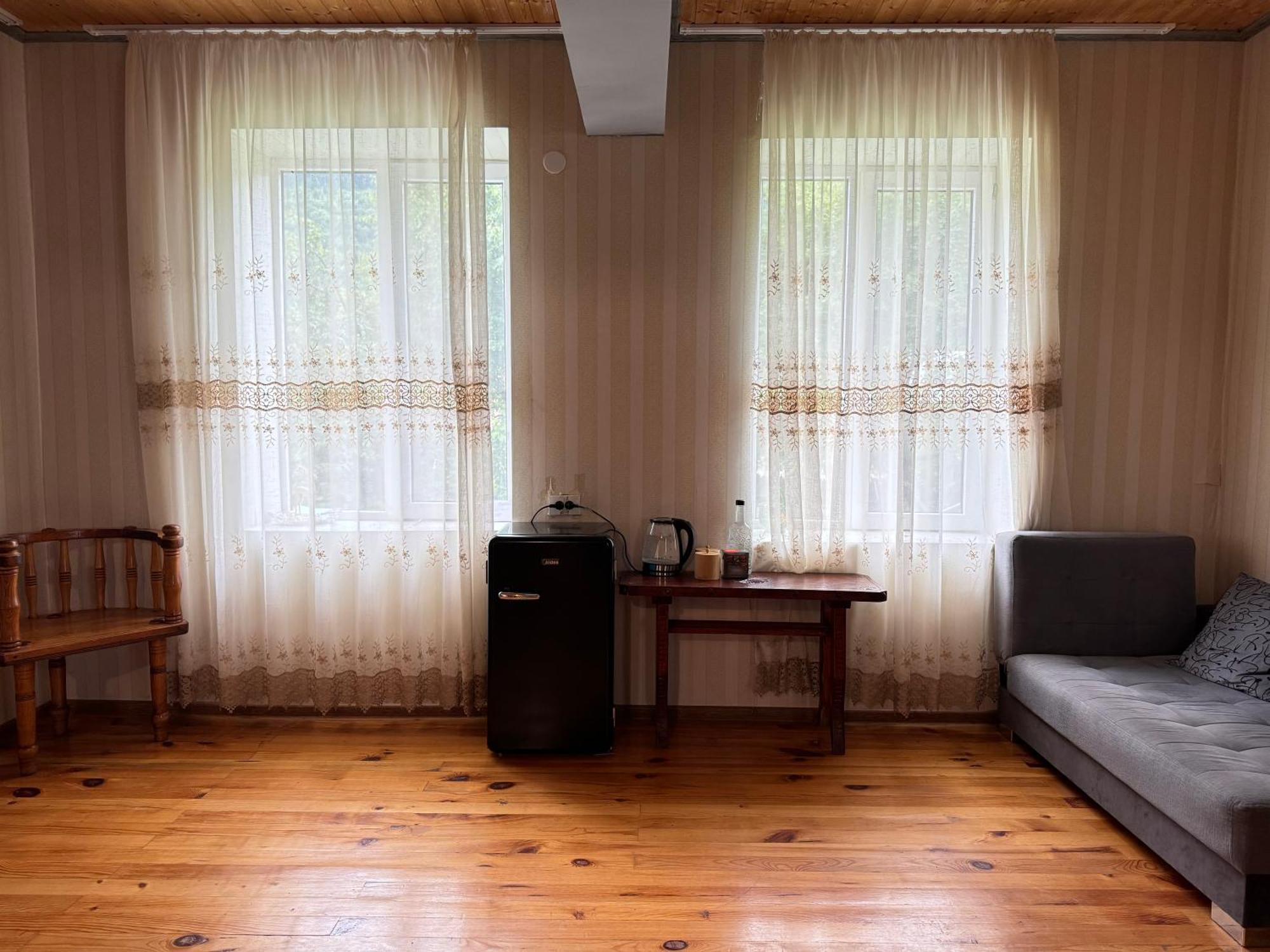 Barbara'S Eco-Cozy Guesthouse Местия Экстерьер фото